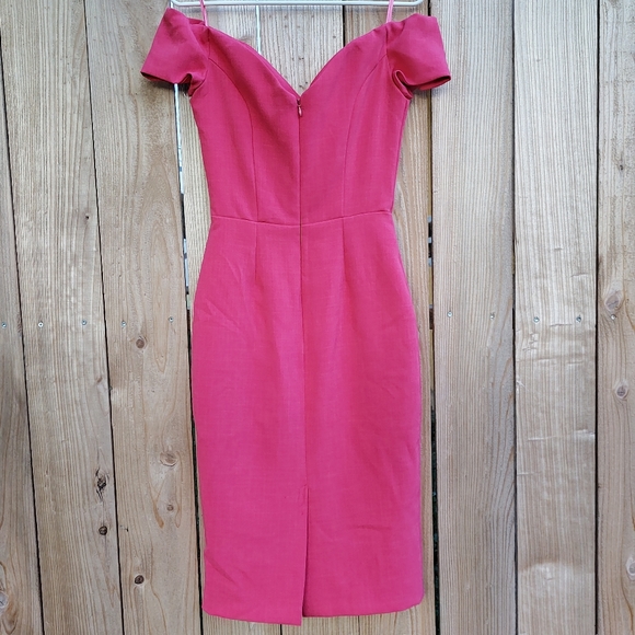 Elegant Pink Off-Shoulder Midi Dress - Picture 6 of 13